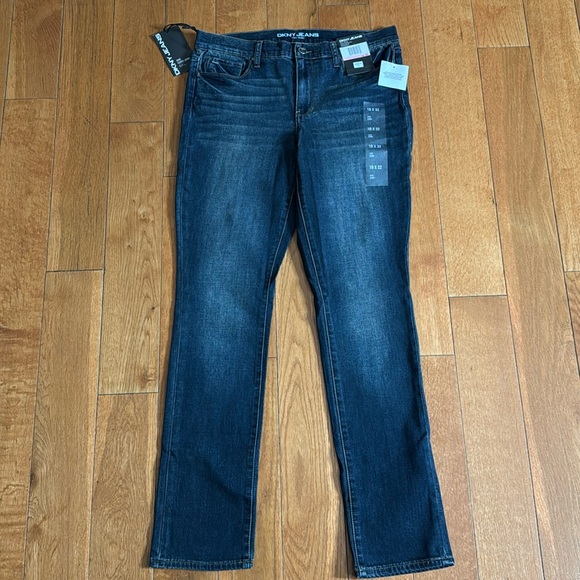 Dkny Denim - Women’s DKNY Soho classic skinny jeans mid rise denim size 10 length 32”.
